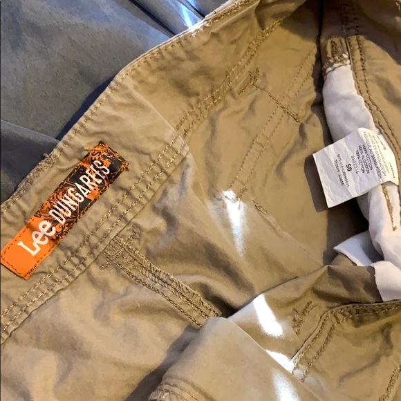 Lee Dungarees Wyoming cargo shorts 🩳 - Picture 8 of 9